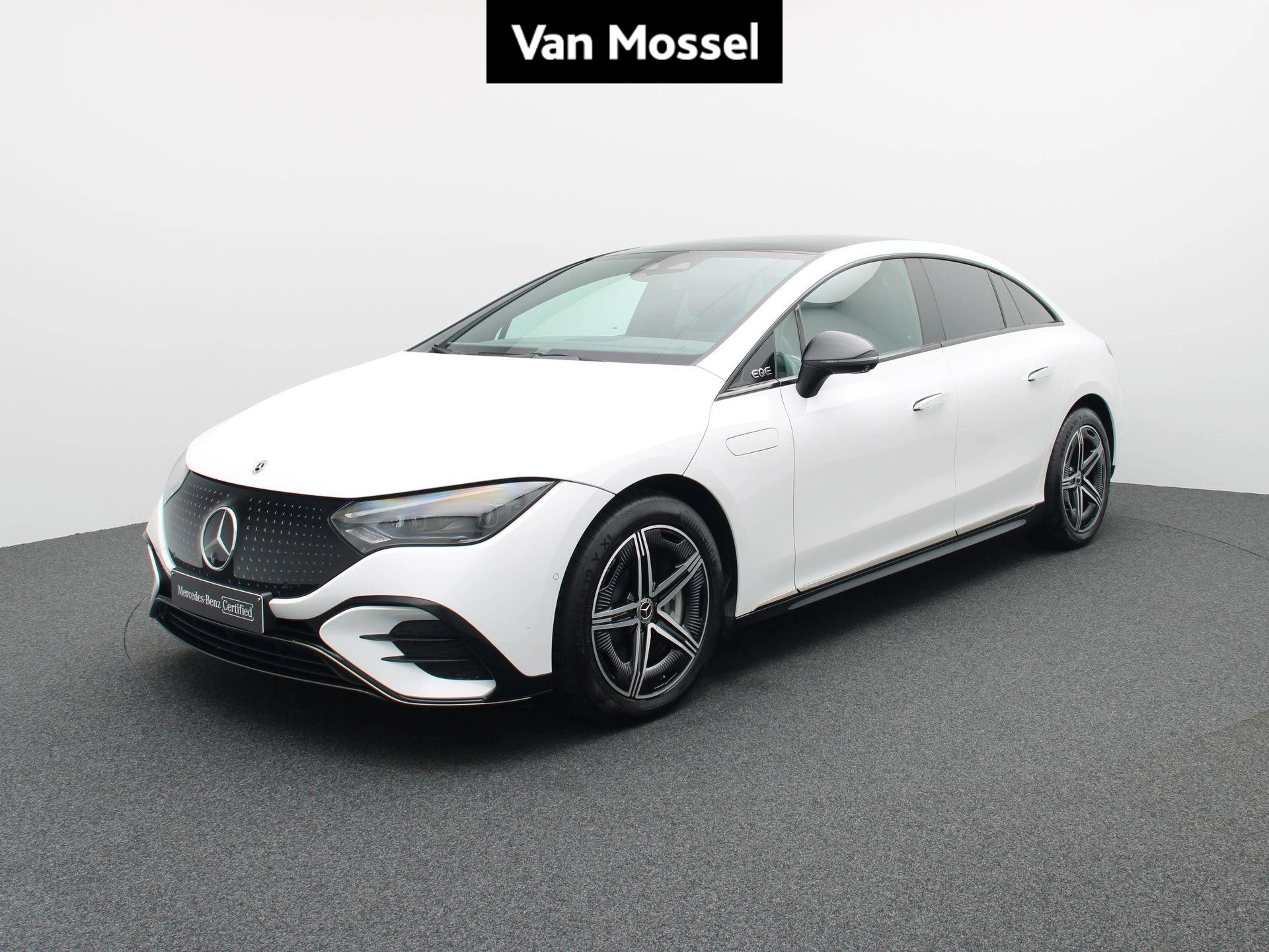 Mercedes-Benz-EQE-image-0