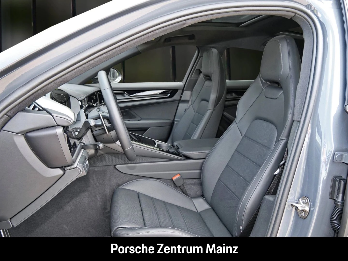 Porsche-Panamera-image-4