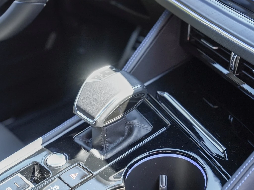 Volkswagen-Touareg-image-9