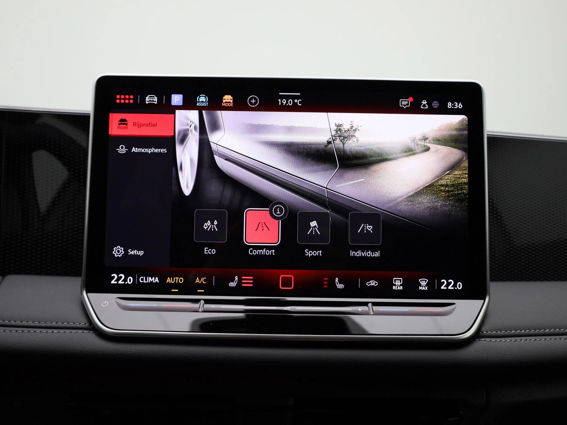 Volkswagen-Tiguan-image-28