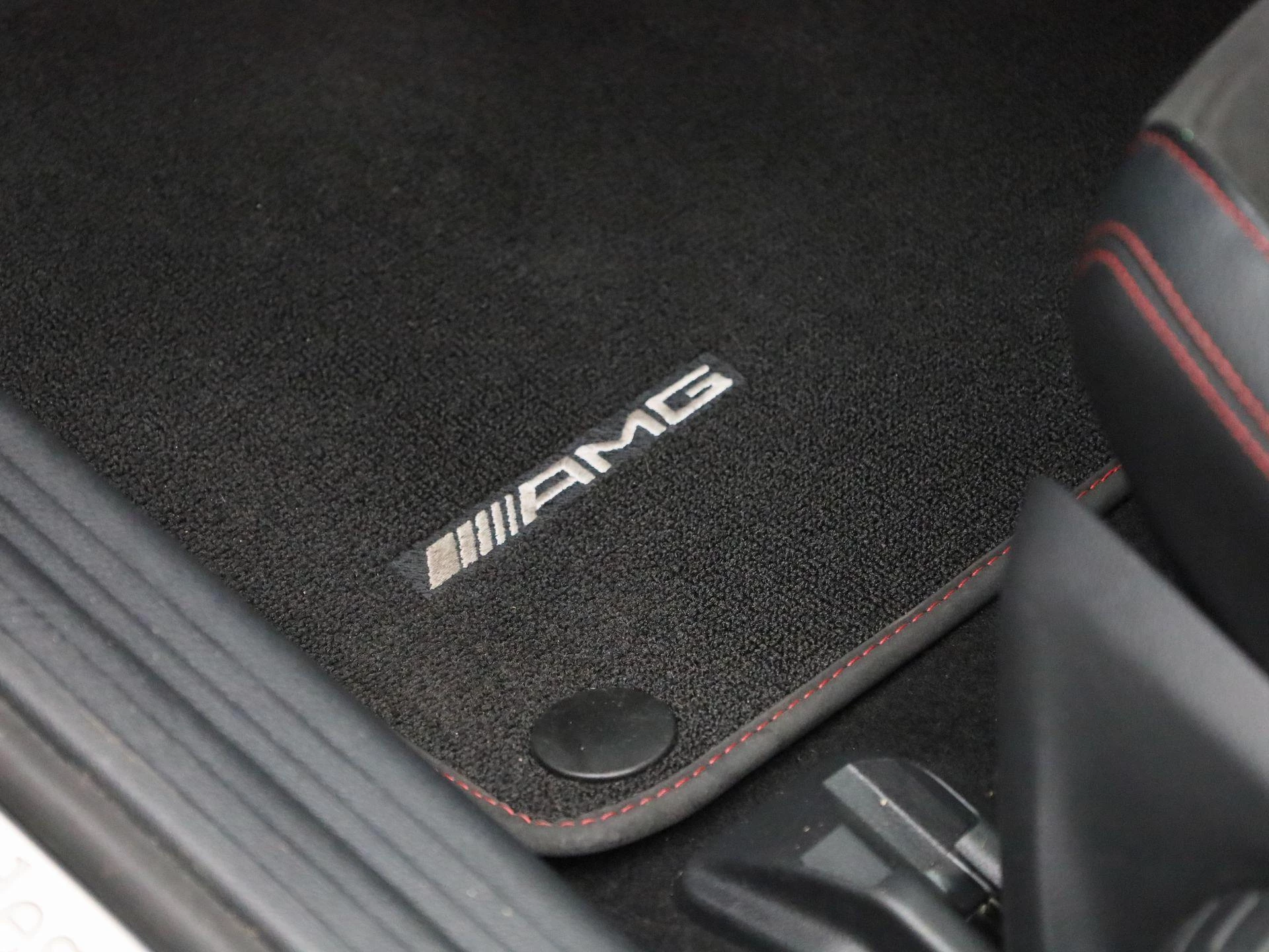 Mercedes-Benz-CLA-image-31