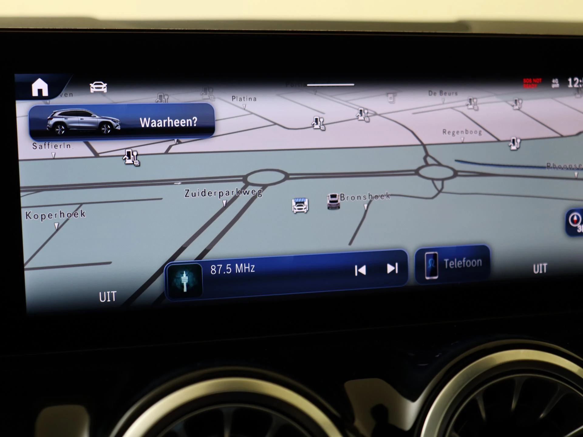 Mercedes-Benz-GLA-image-17