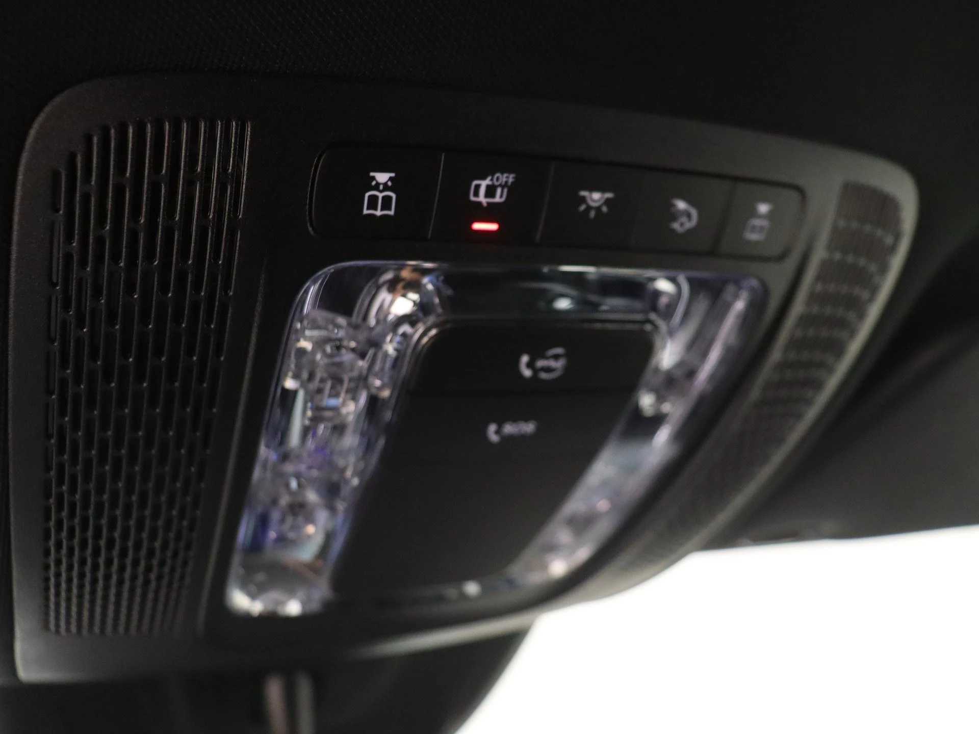 Mercedes-Benz-EQA-image-22
