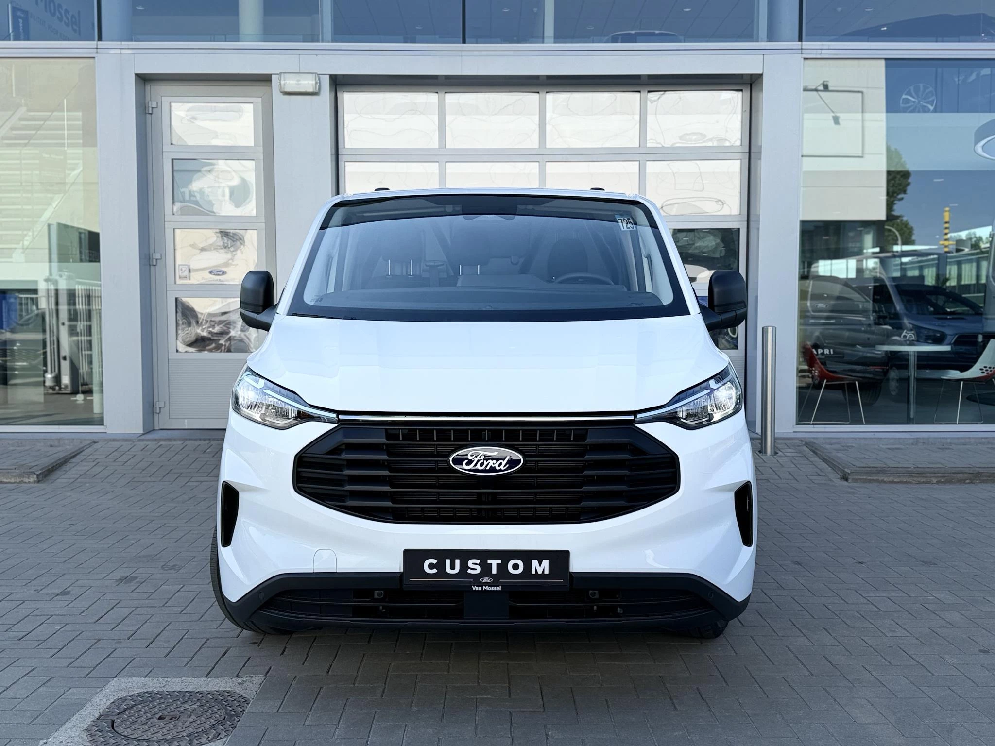 Ford-Transit Custom-image-1