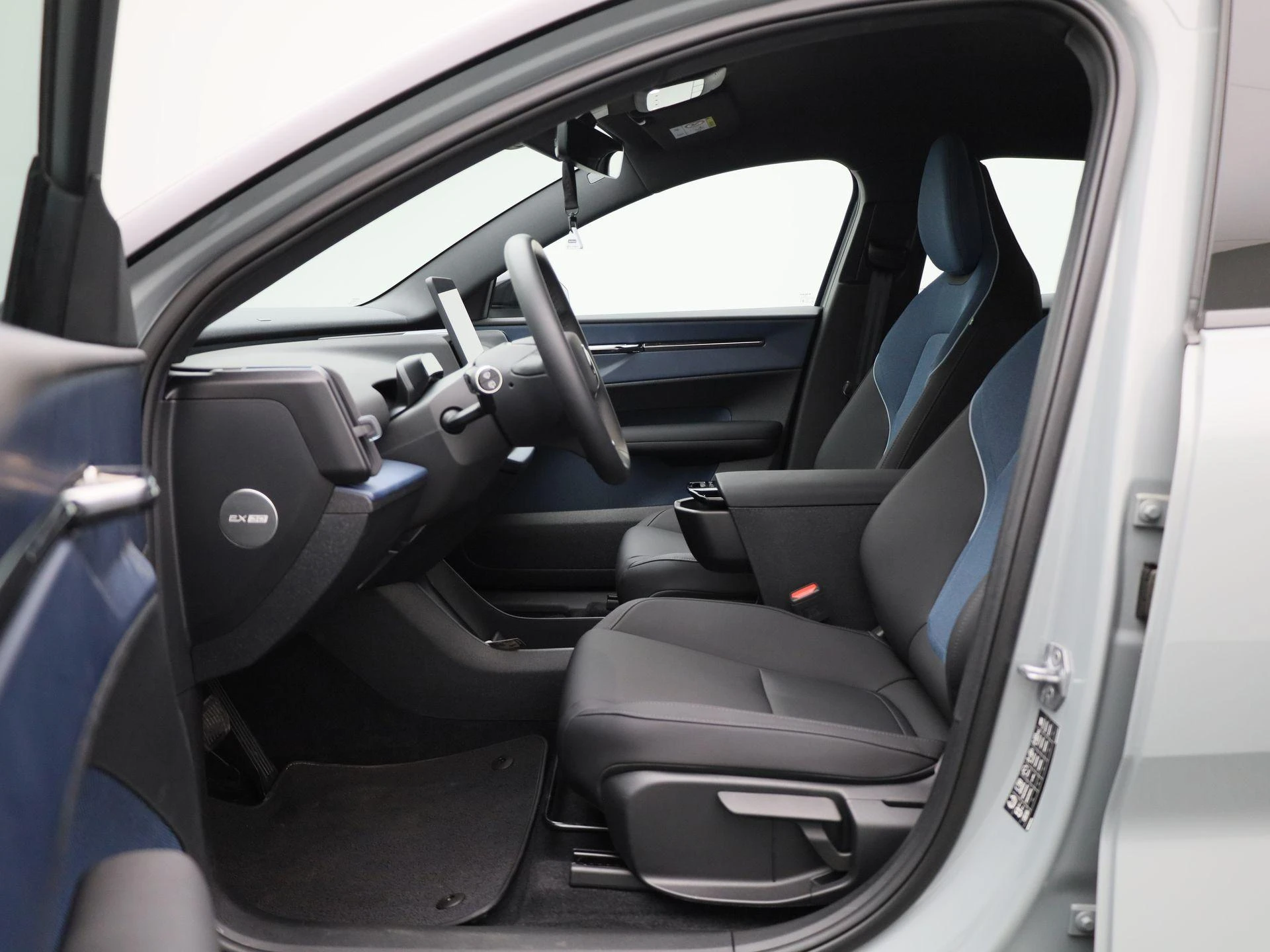 Volvo-EX30-image-8