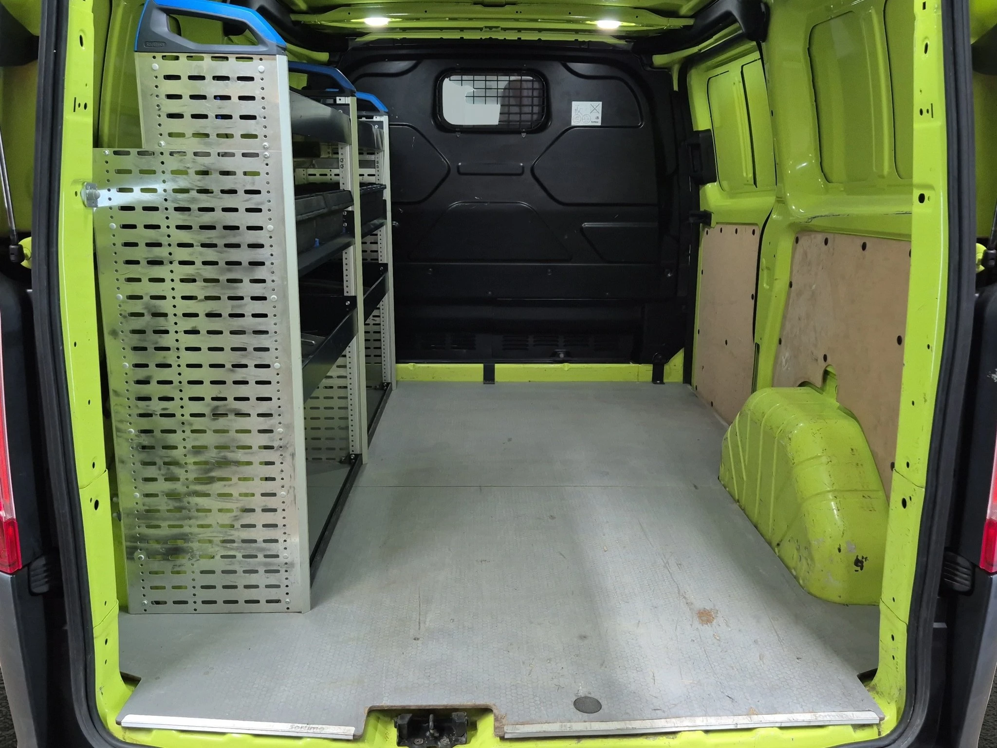 Ford-Transit Custom-image-16