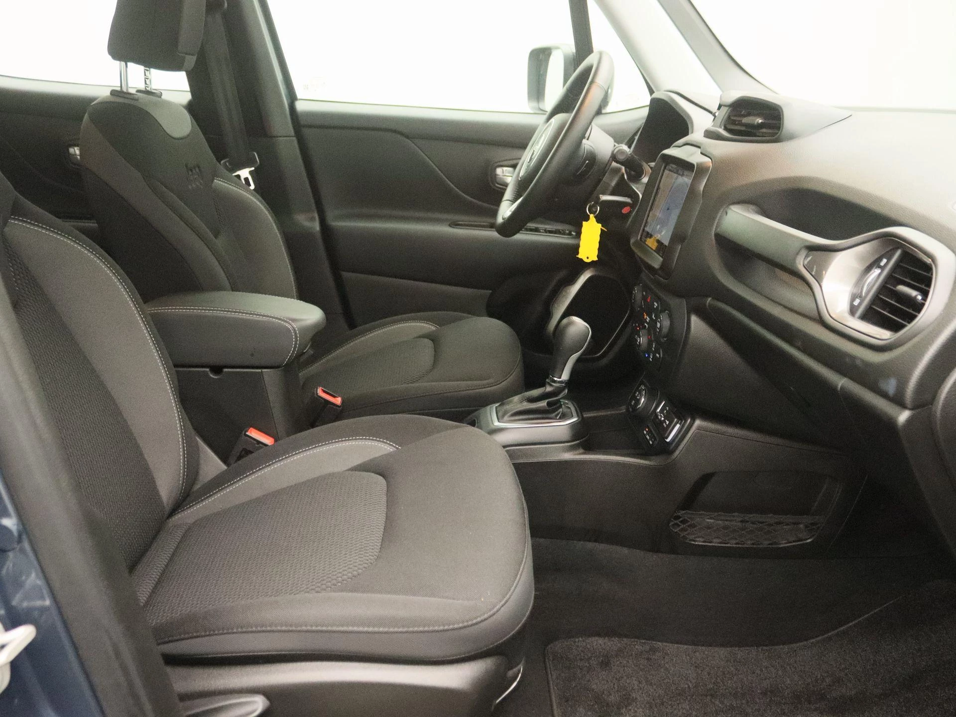 Jeep-Renegade-image-26