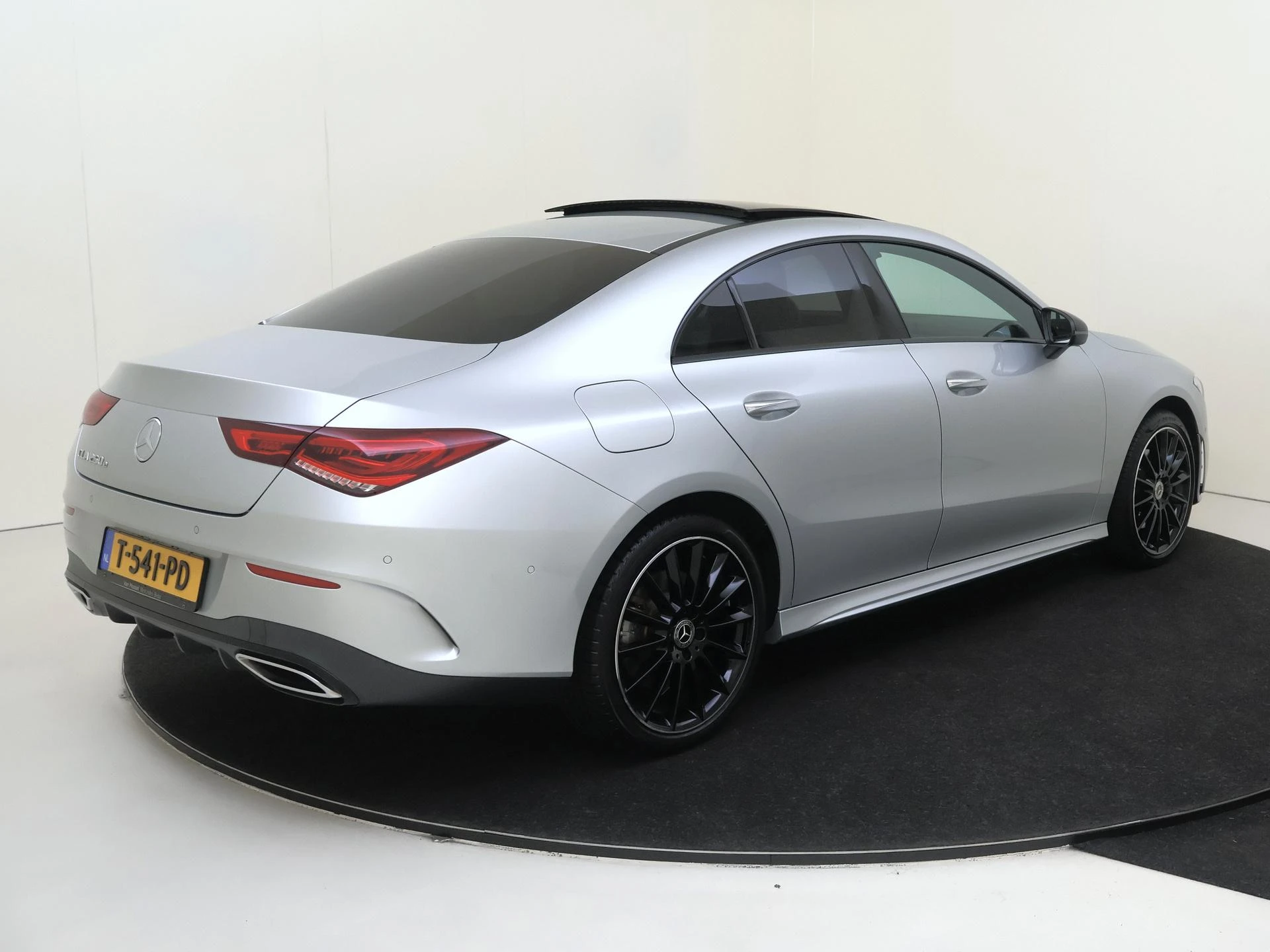Mercedes-Benz CLA 250 e AMG Line