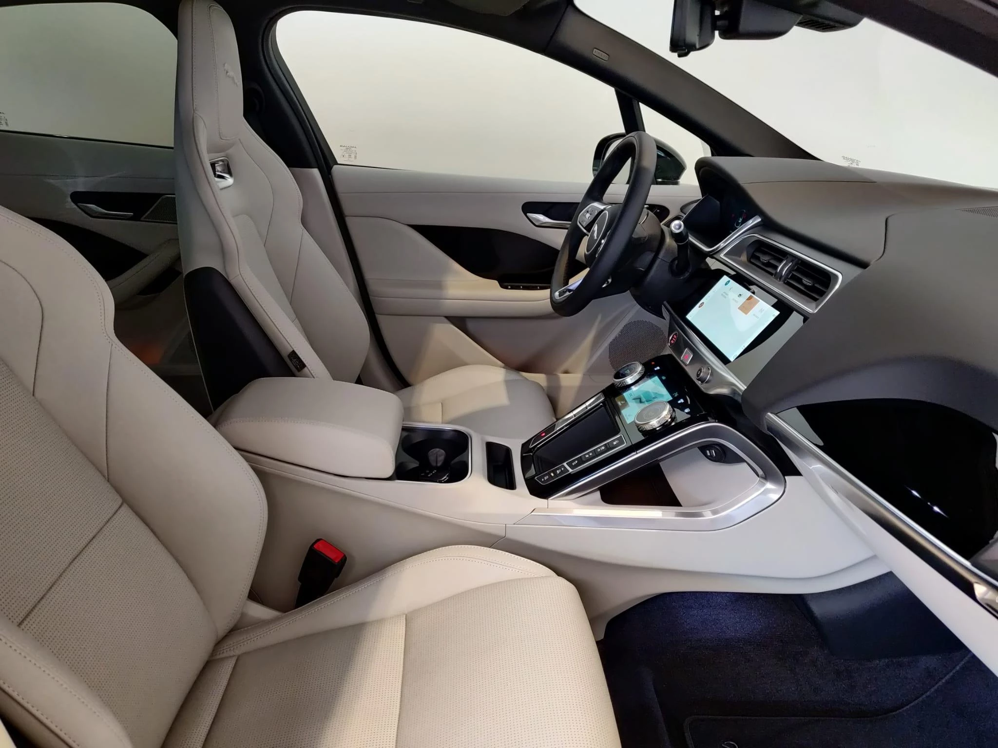 Jaguar-I-PACE-image-9