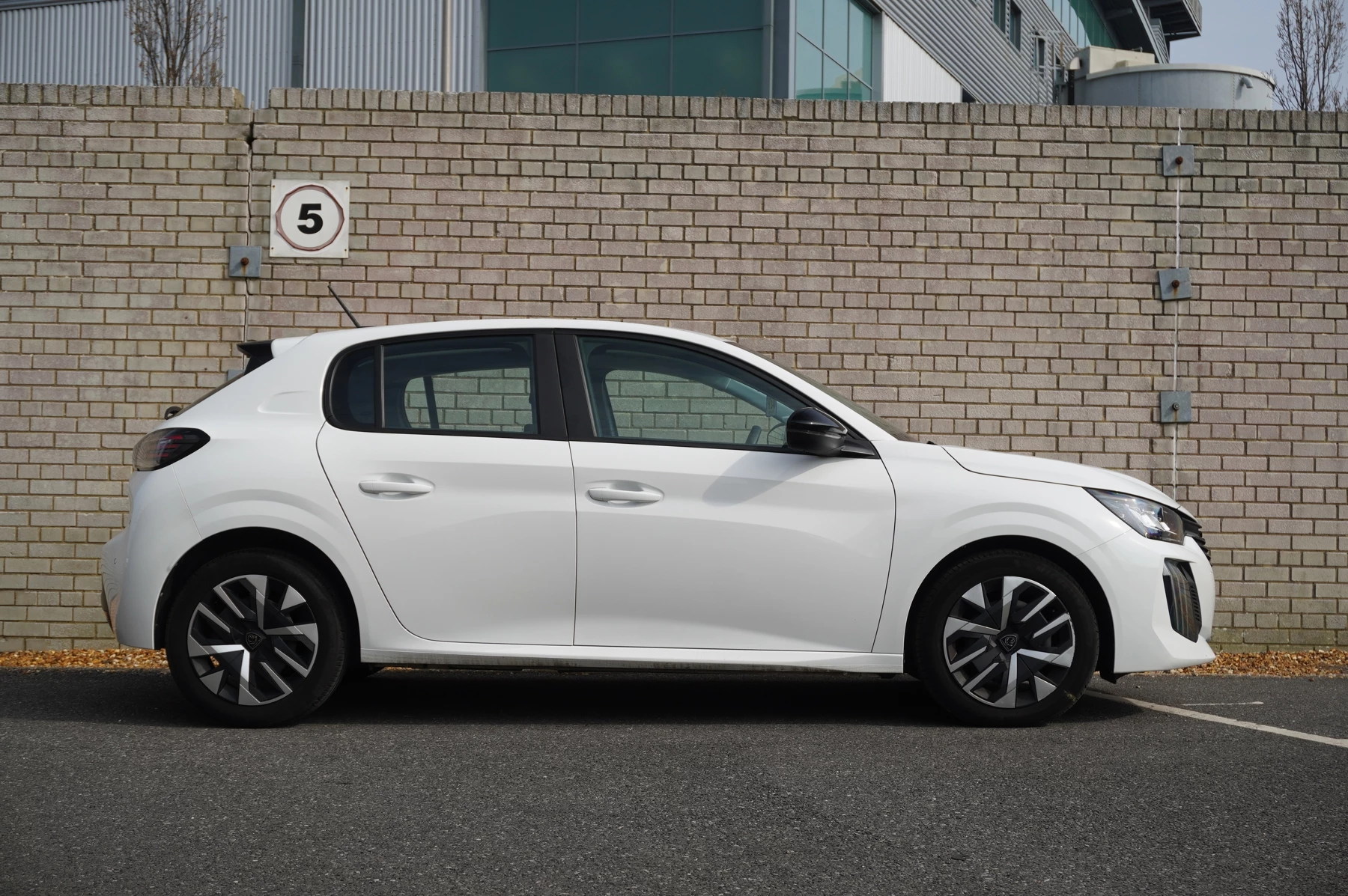 Peugeot-208-image-3