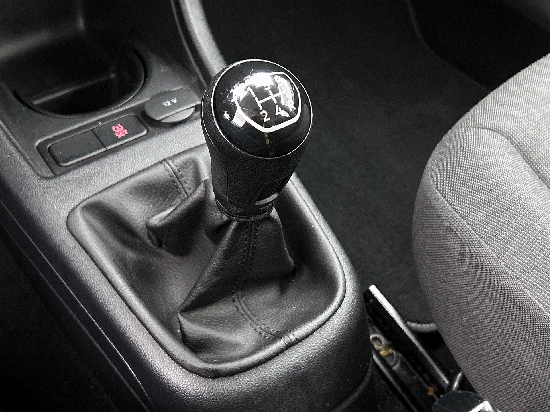 Volkswagen-up!-image-14
