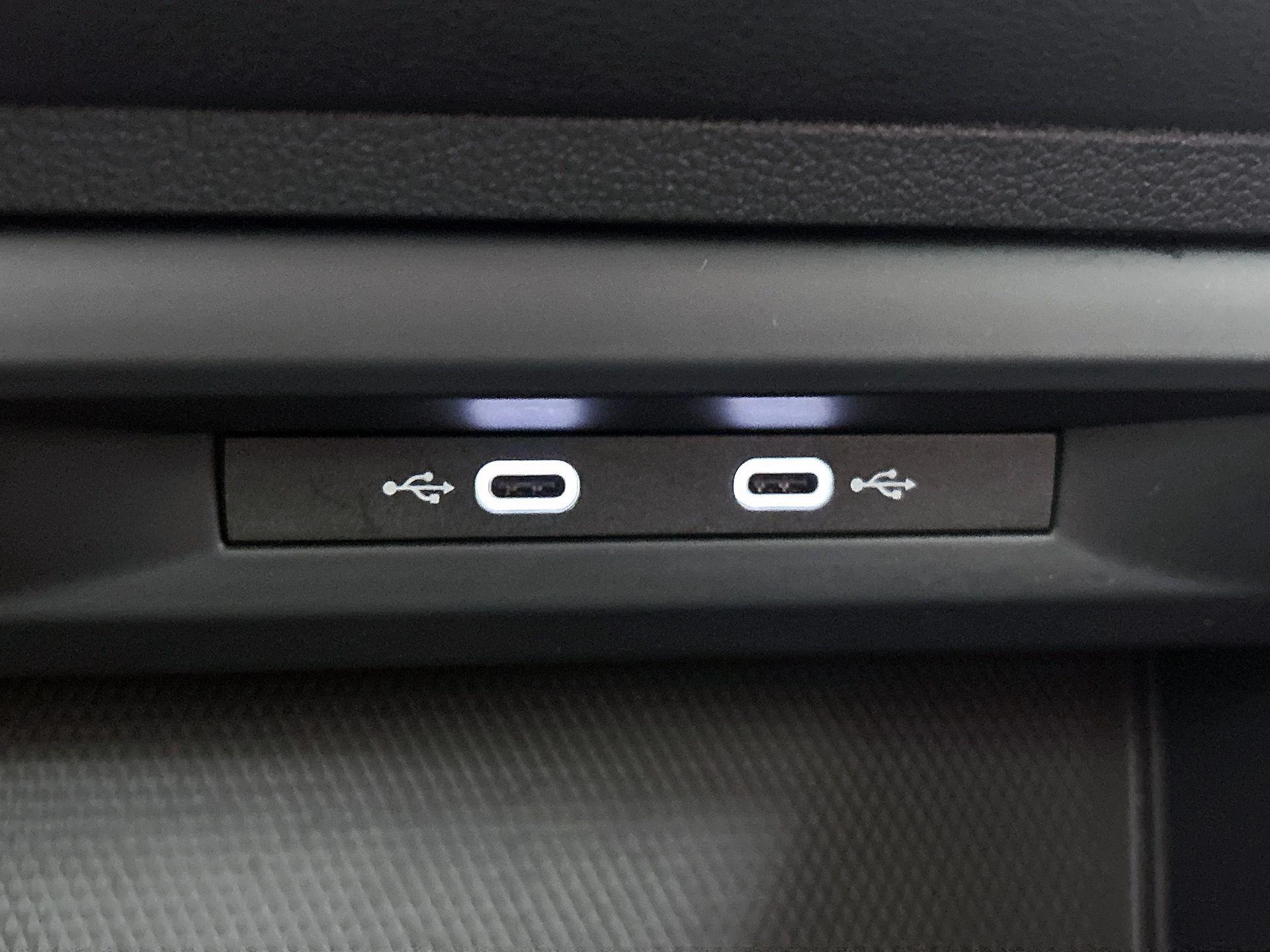 Volkswagen-Golf-image-41