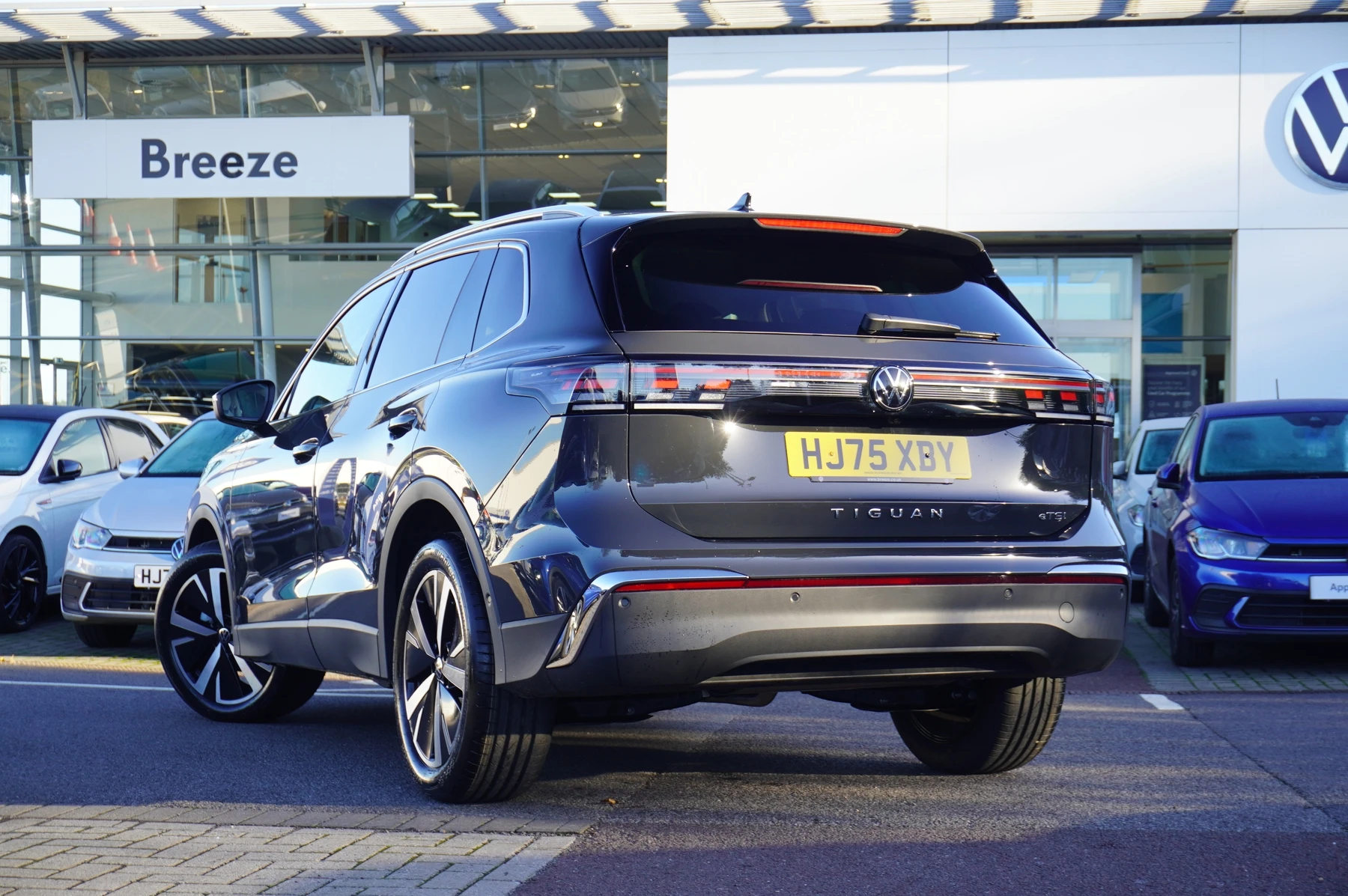 Volkswagen-Tiguan-image-2