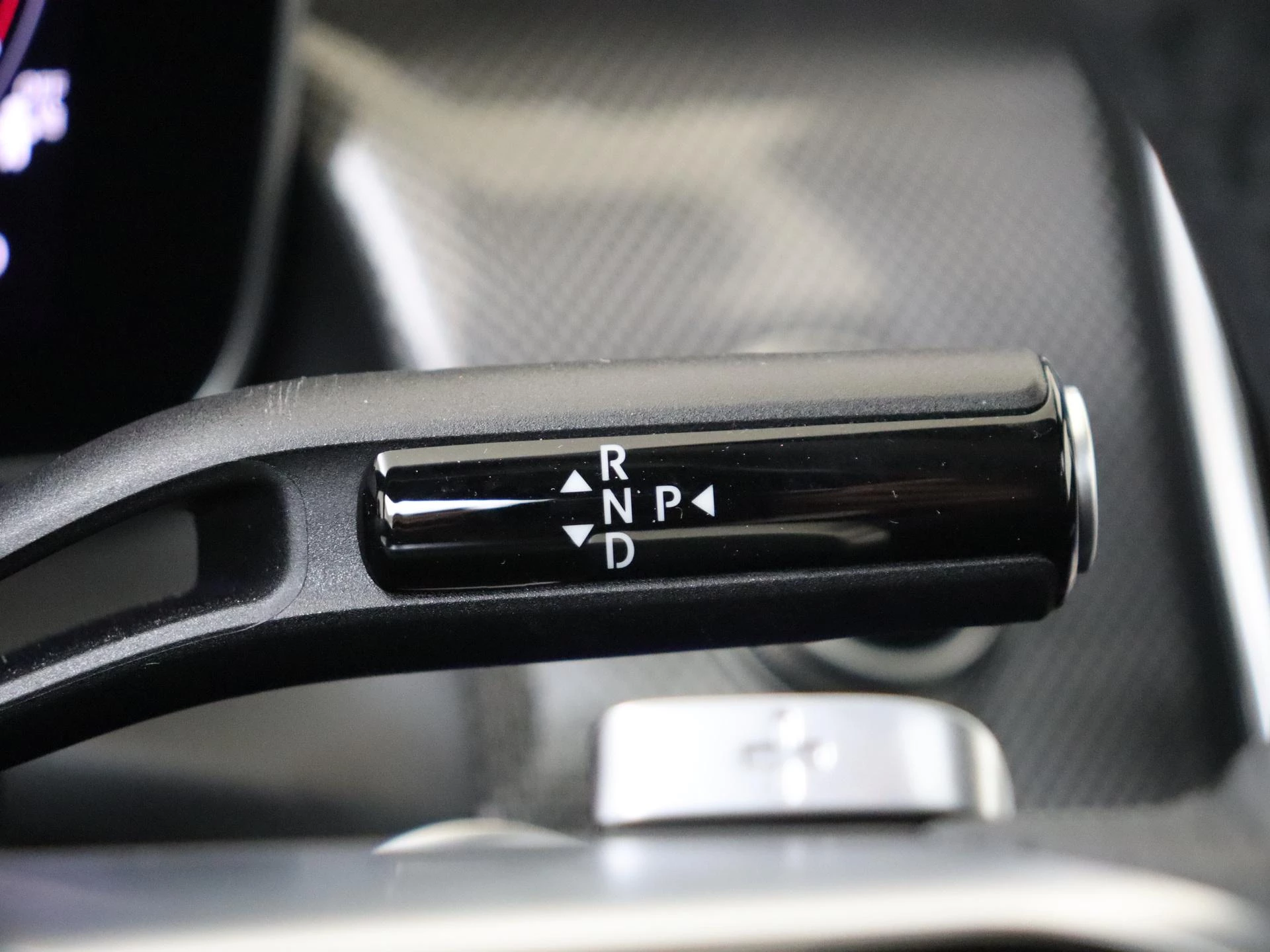 Mercedes-Benz-GLC-image-13