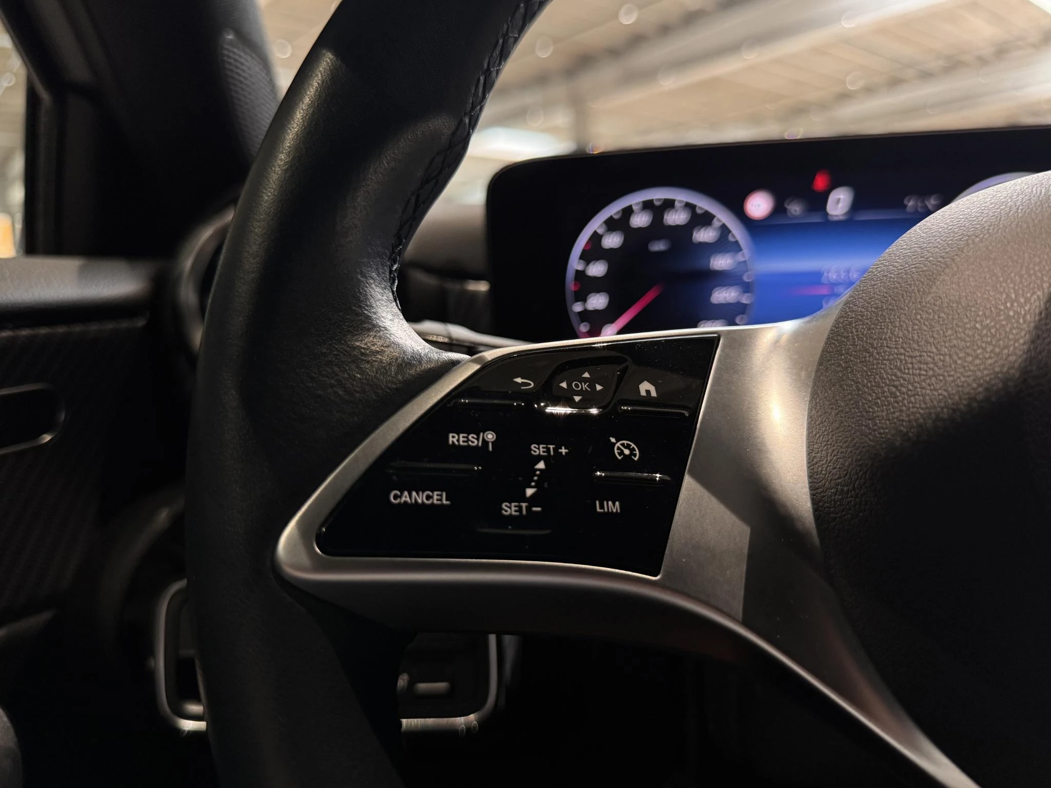 Mercedes-Benz-A-Klasse-image-14