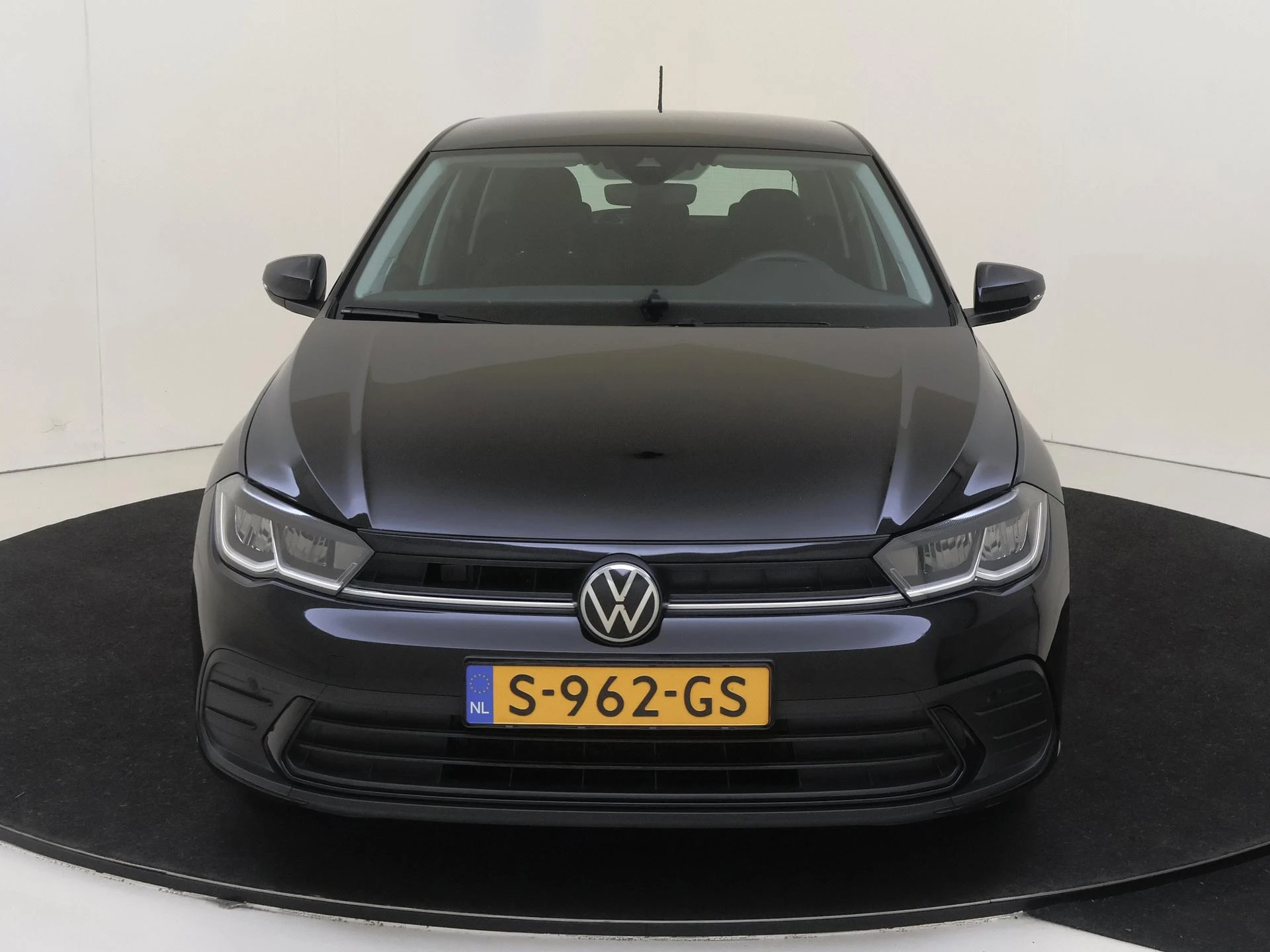 Volkswagen-Polo-image-5