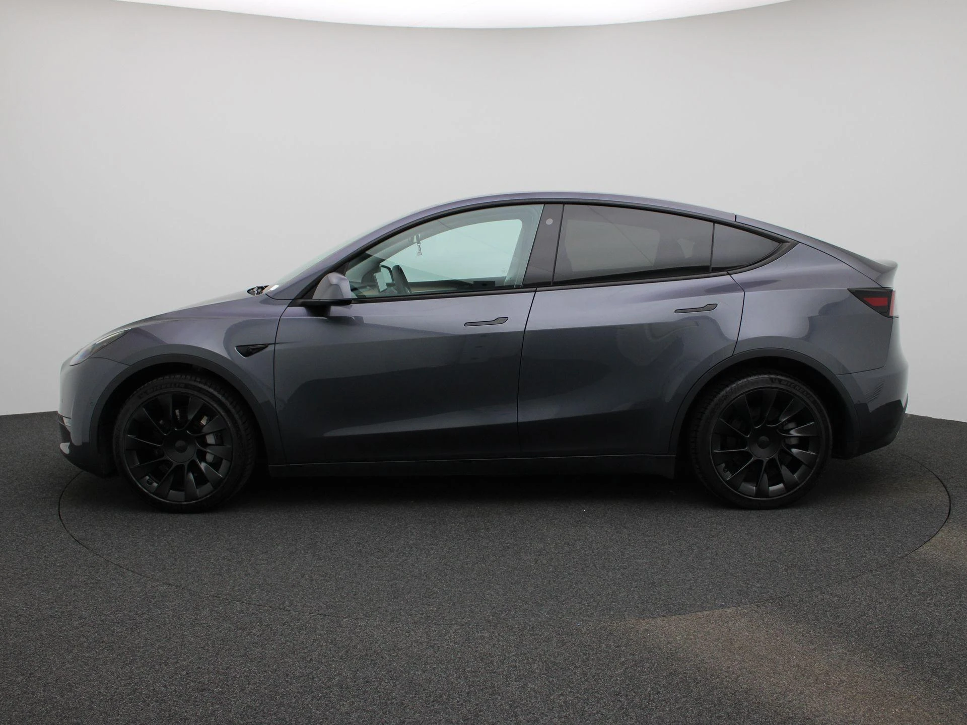 Tesla-Model Y-image-3