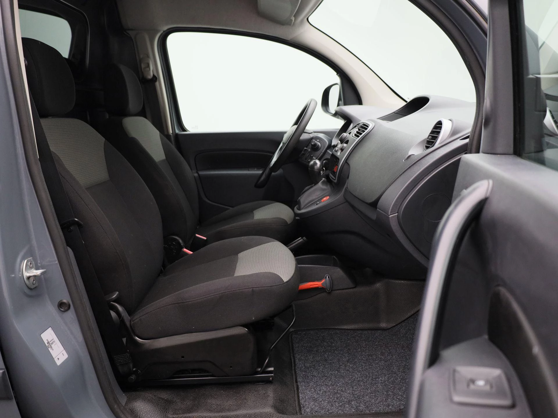 Renault-Kangoo Z.E.-image-11