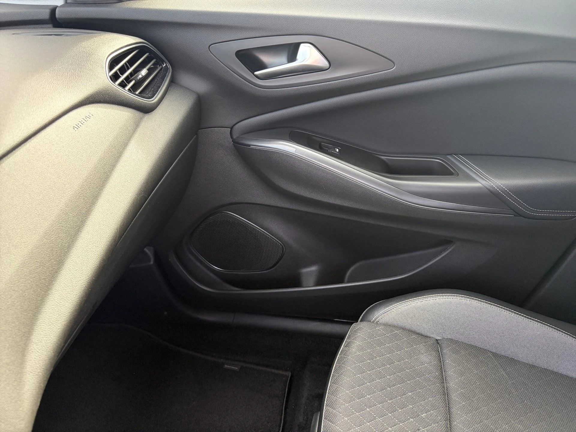 Opel-Grandland X-image-19