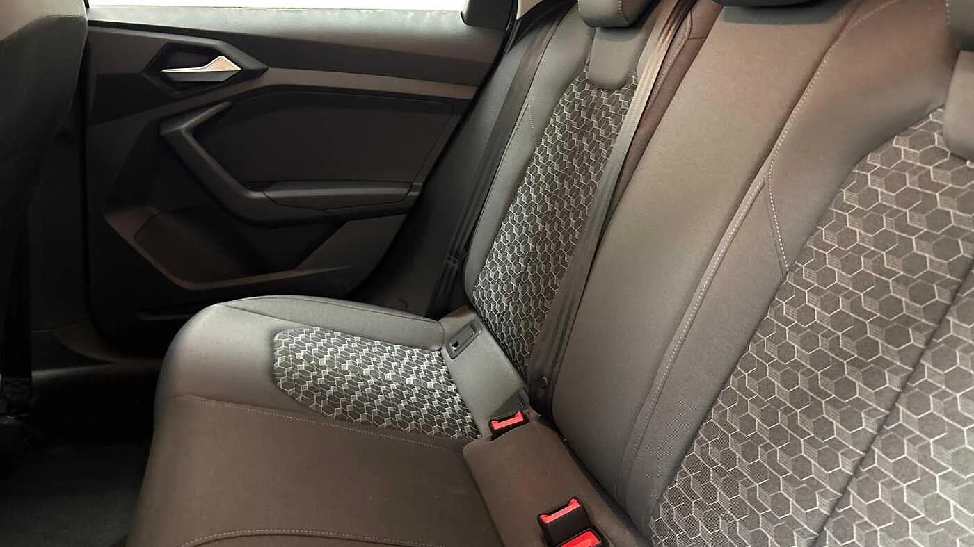 Audi-A1 Sportback-image-6
