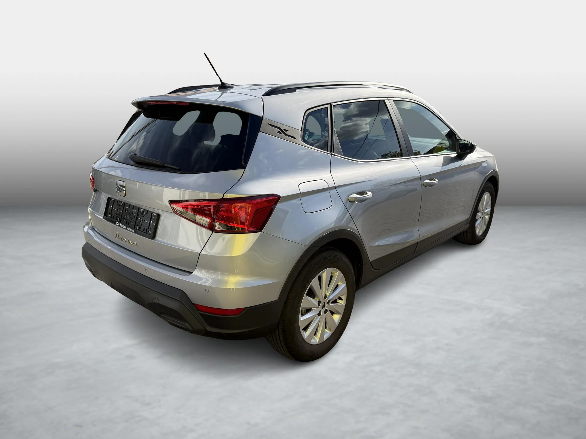 SEAT-Arona-image-3