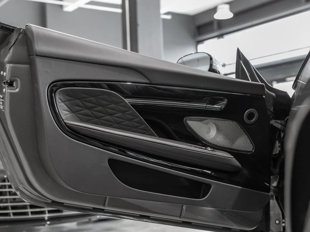 Aston Martin DB12 Coupe Aston Martin Hamburg