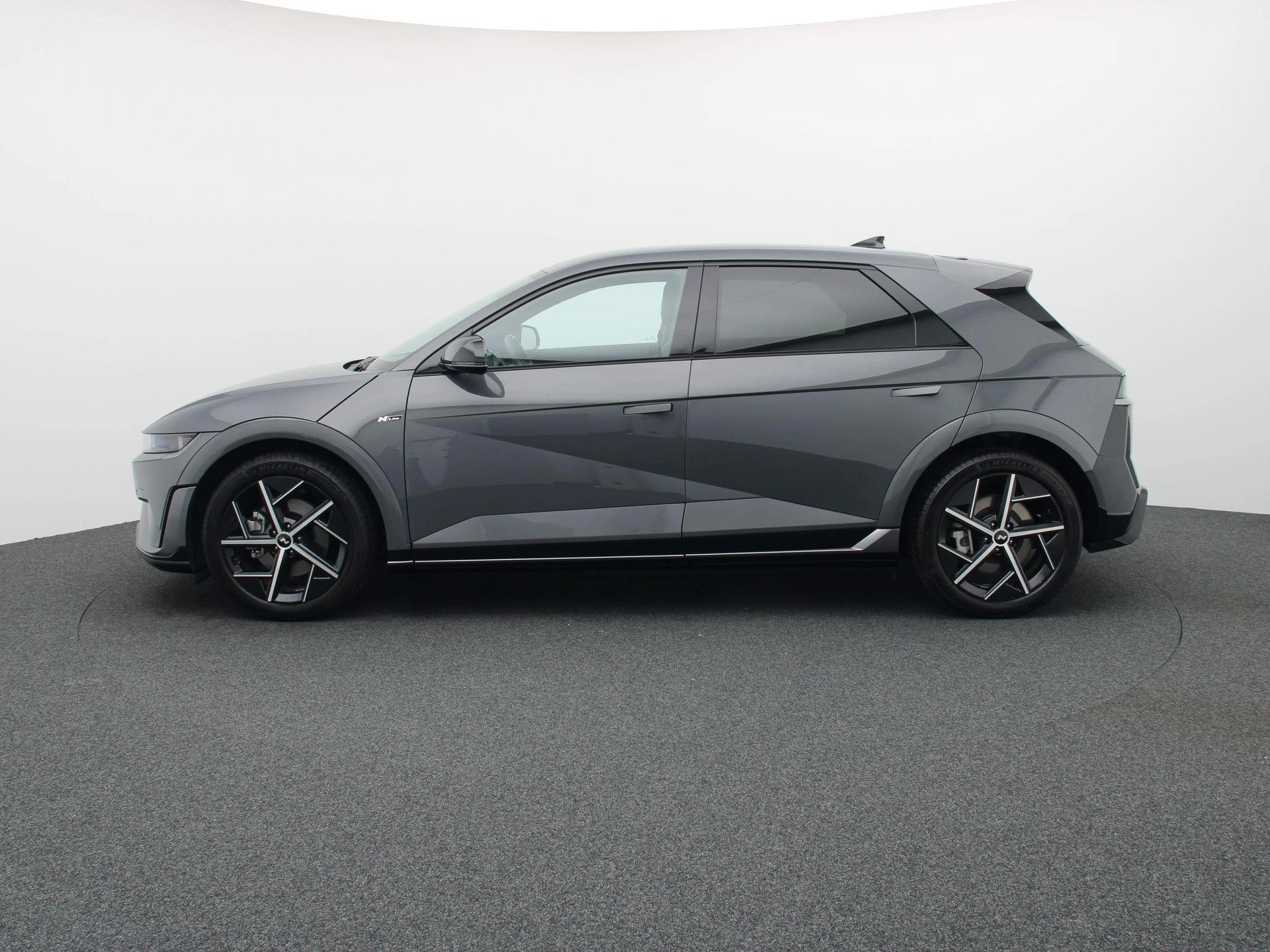 Hyundai-IONIQ 5-image-3