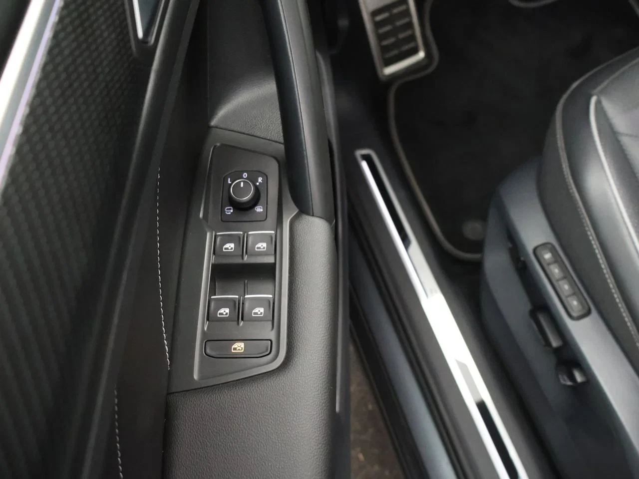 Volkswagen-Tiguan Allspace-image-27