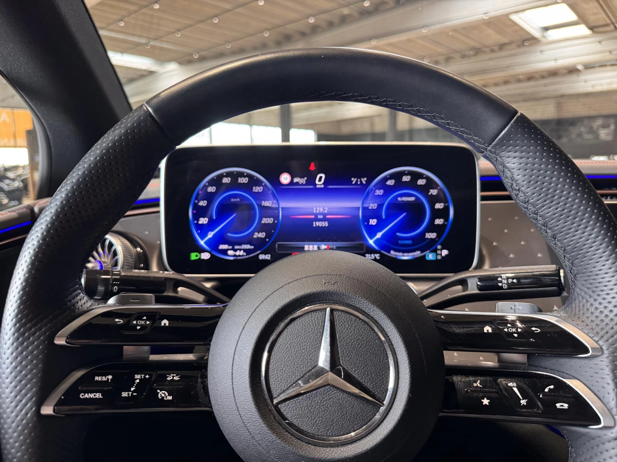 Mercedes-Benz-EQE-image-8