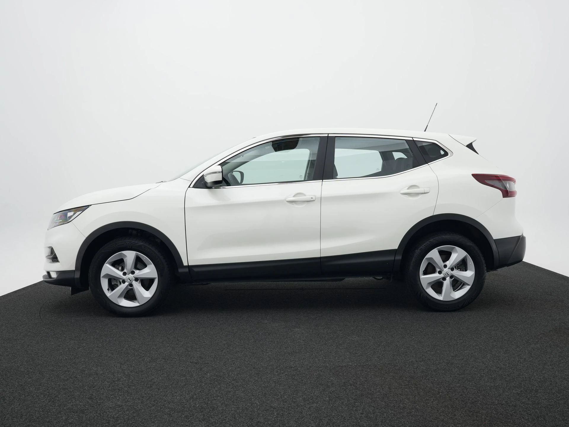 Nissan-QASHQAI-image-4