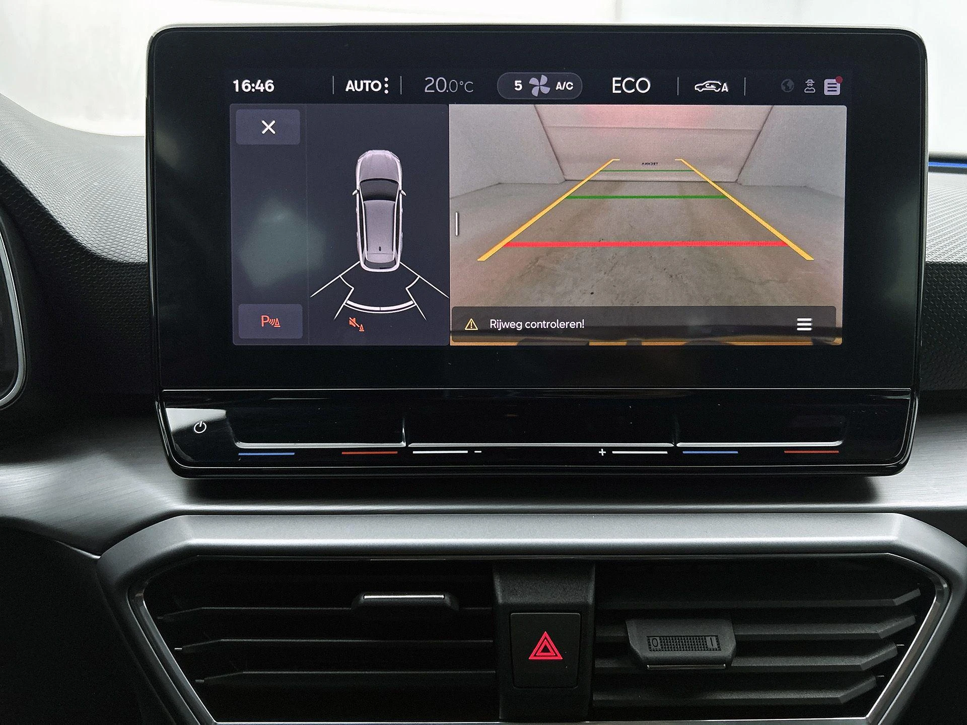 SEAT-Leon-image-11