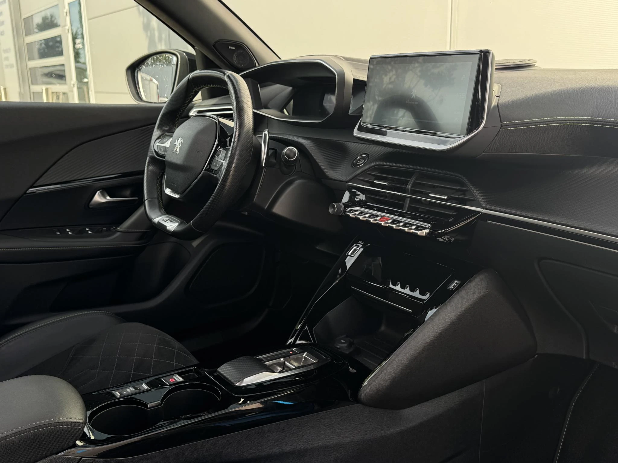 Peugeot-2008-image-28