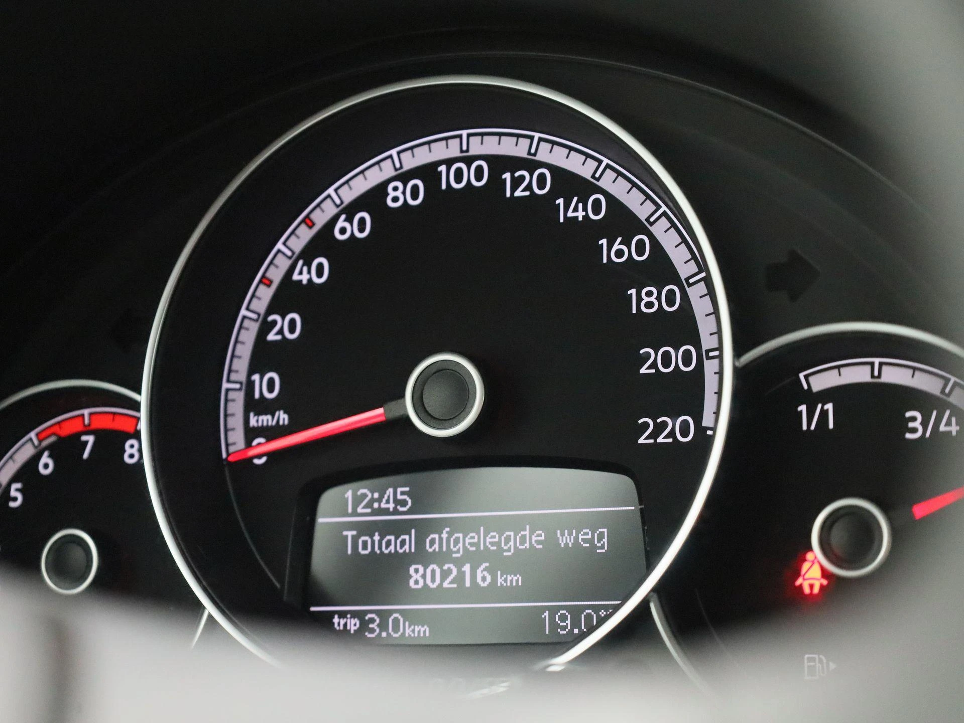 Volkswagen-up!-image-18