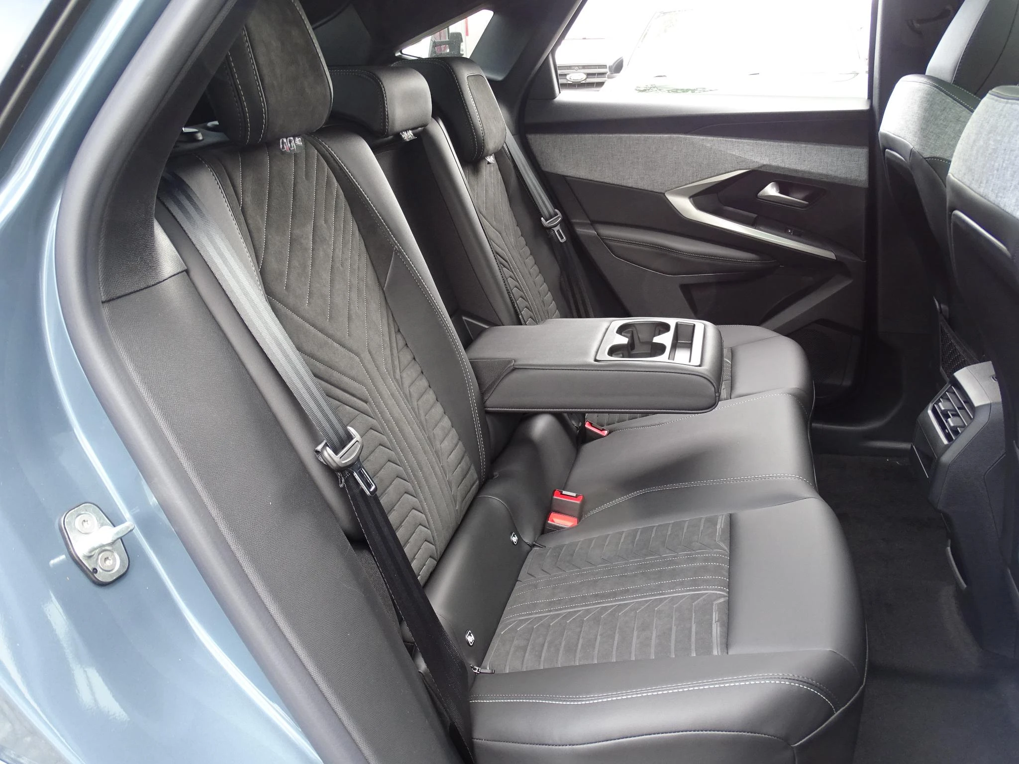 Peugeot-e-3008-image-14