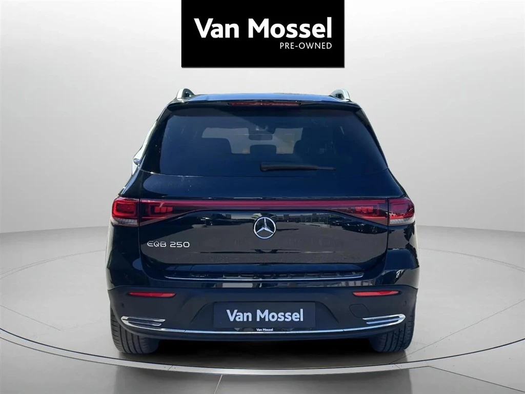 Mercedes-Benz-EQB-image-5