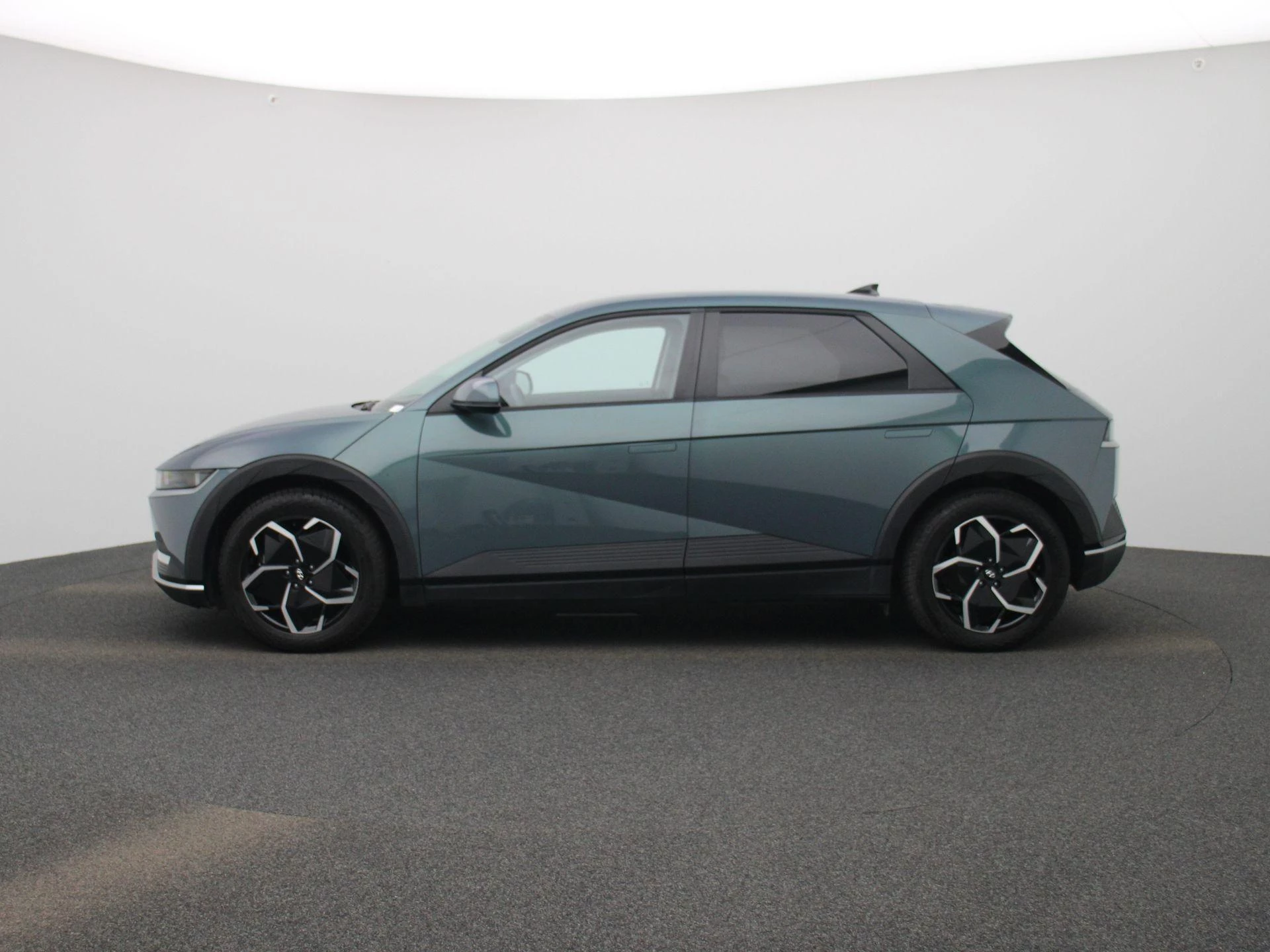 Hyundai-IONIQ 5-image-4