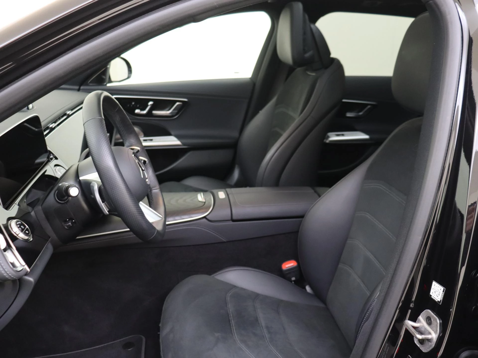 Mercedes-Benz-E-Klasse-image-13