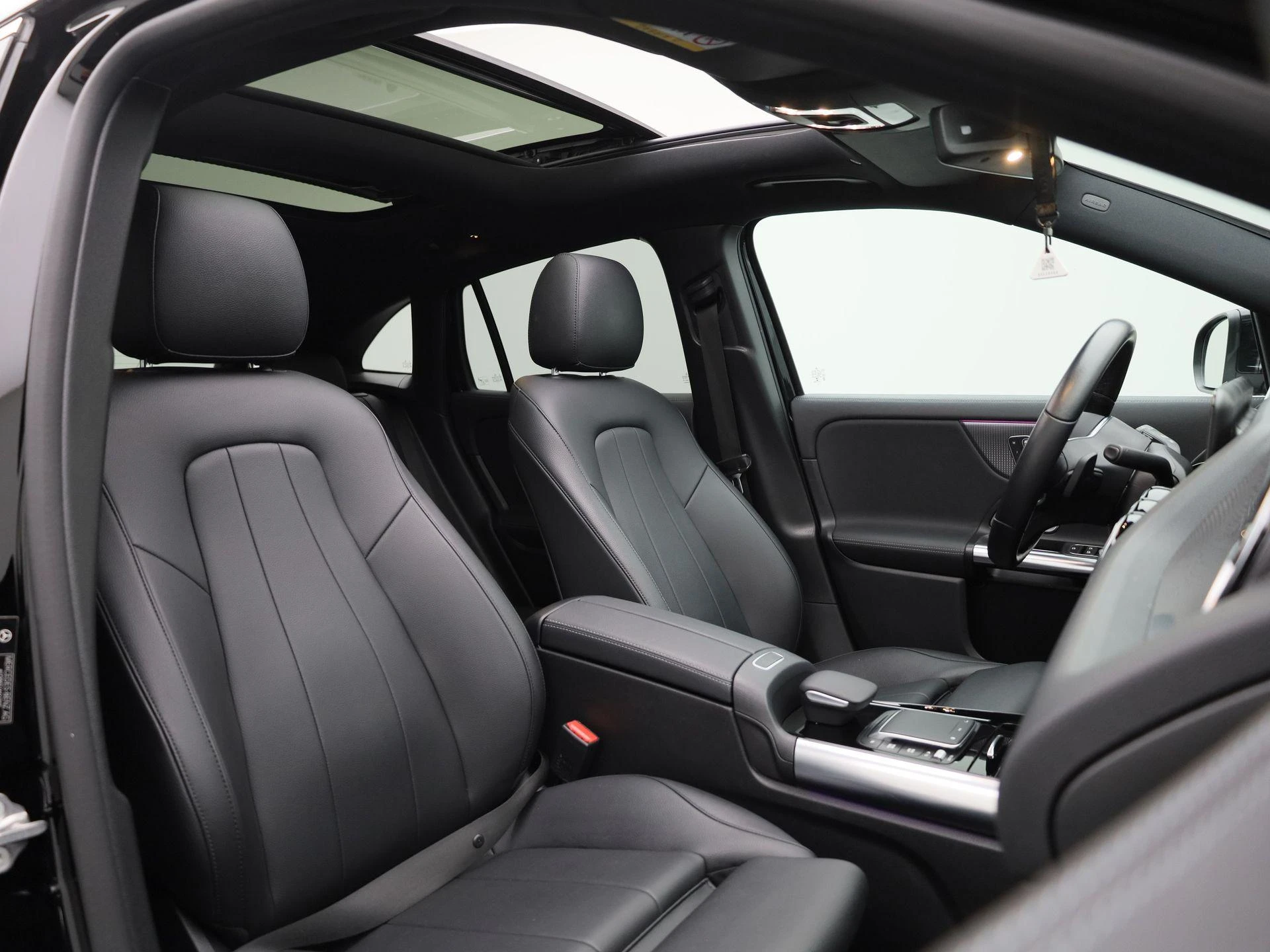 Mercedes-Benz-EQA-image-39