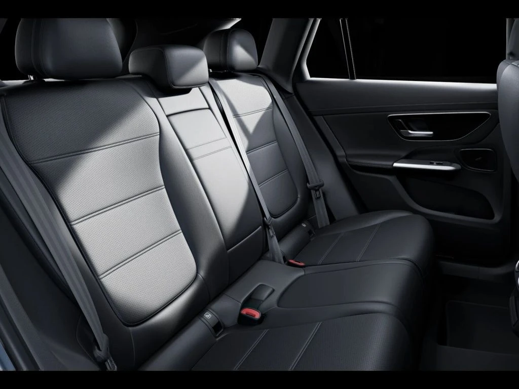 Mercedes-Benz-GLC 220 d-image-10