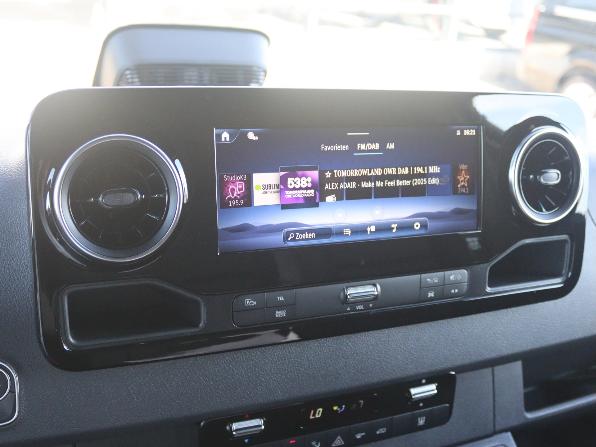 Mercedes-Benz-Sprinter-image-8