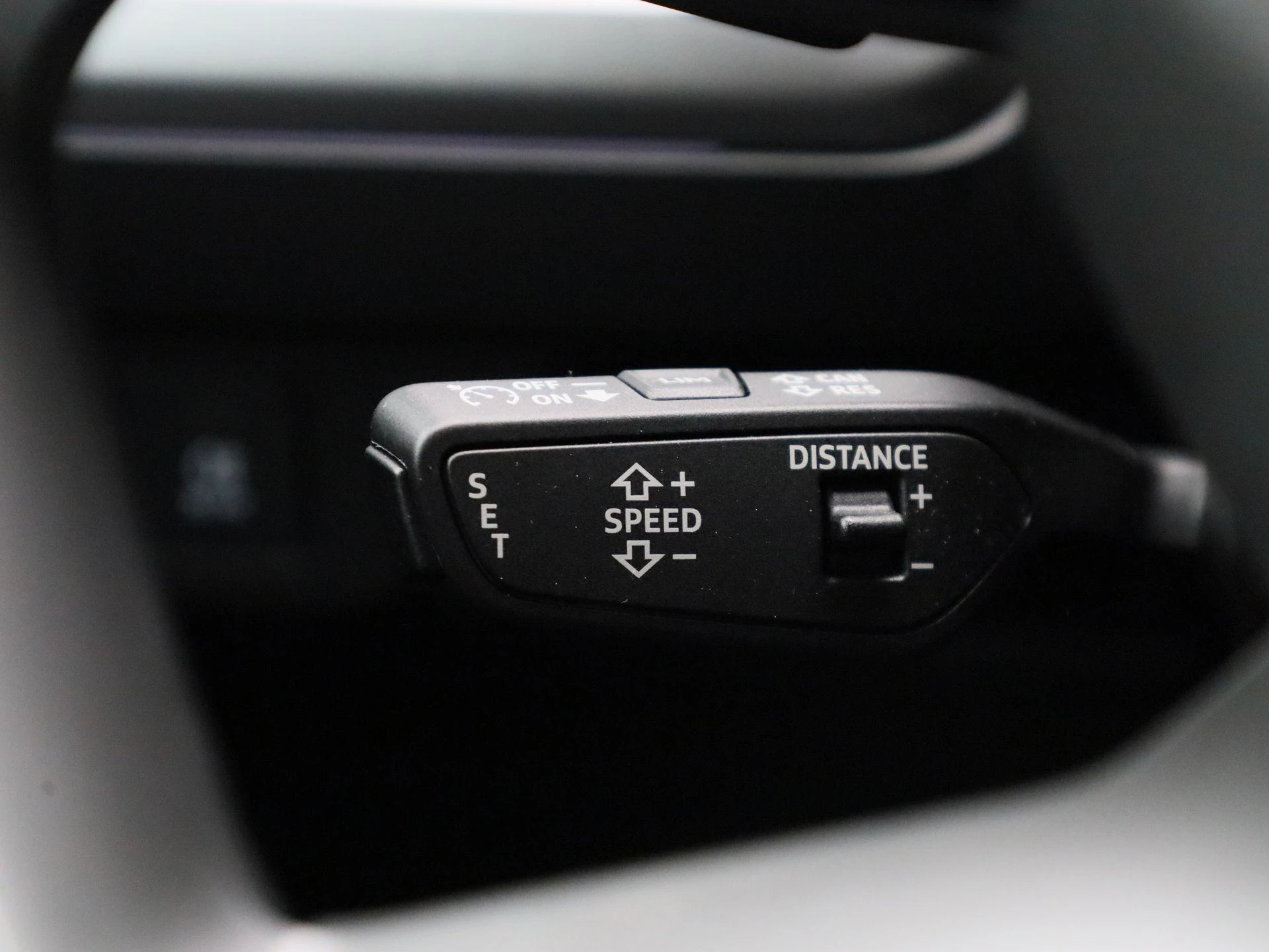 Audi-Q4 e-tron-image-19