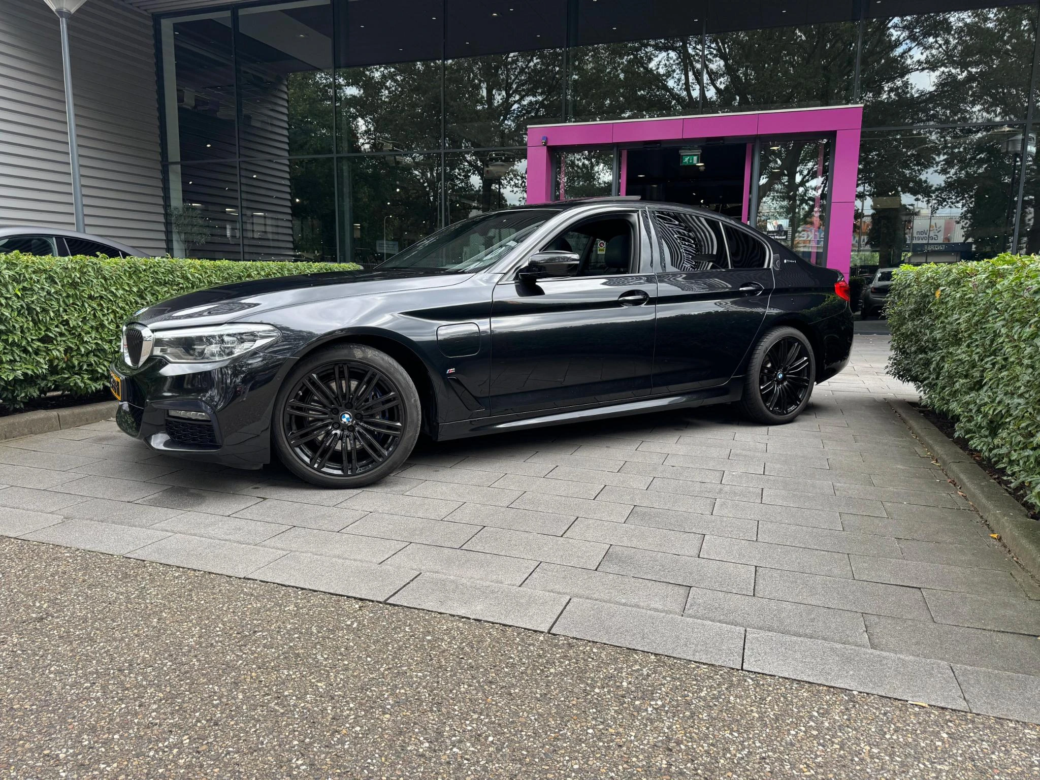 BMW-5 Serie-image-1