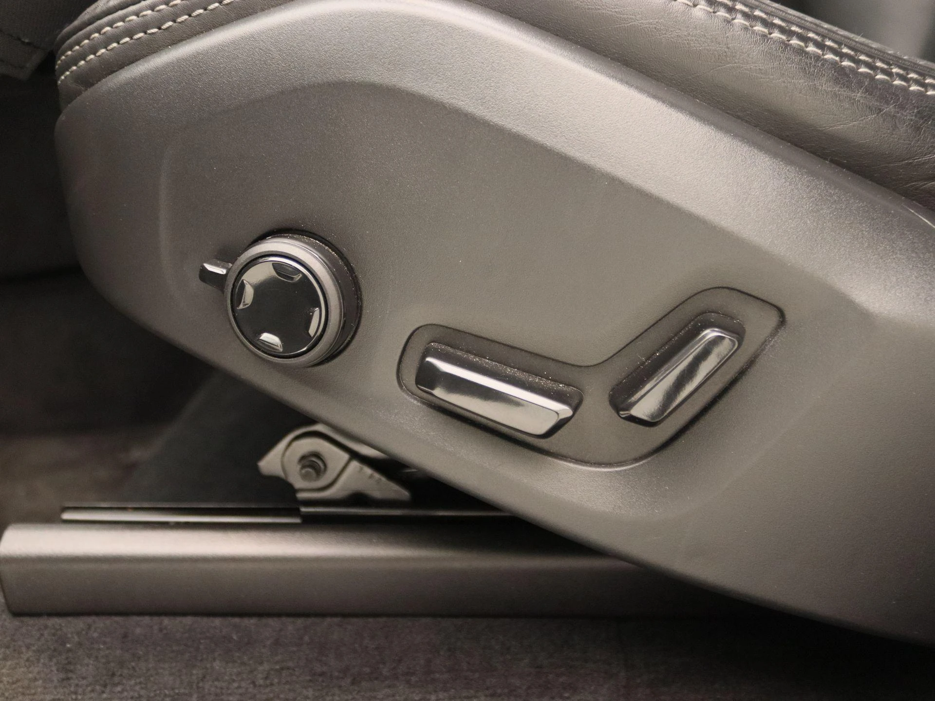 Volvo-XC90-image-13