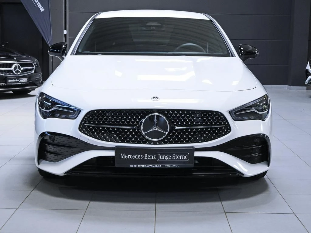 Mercedes-Benz-CLA 200-image-3