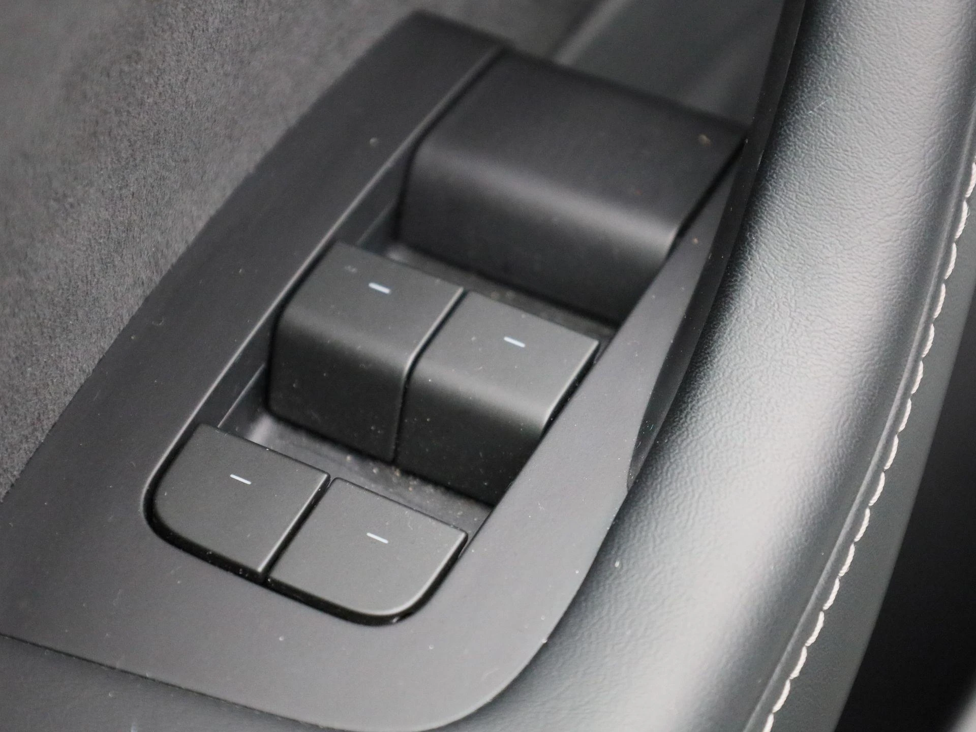 Tesla-Model 3-image-34