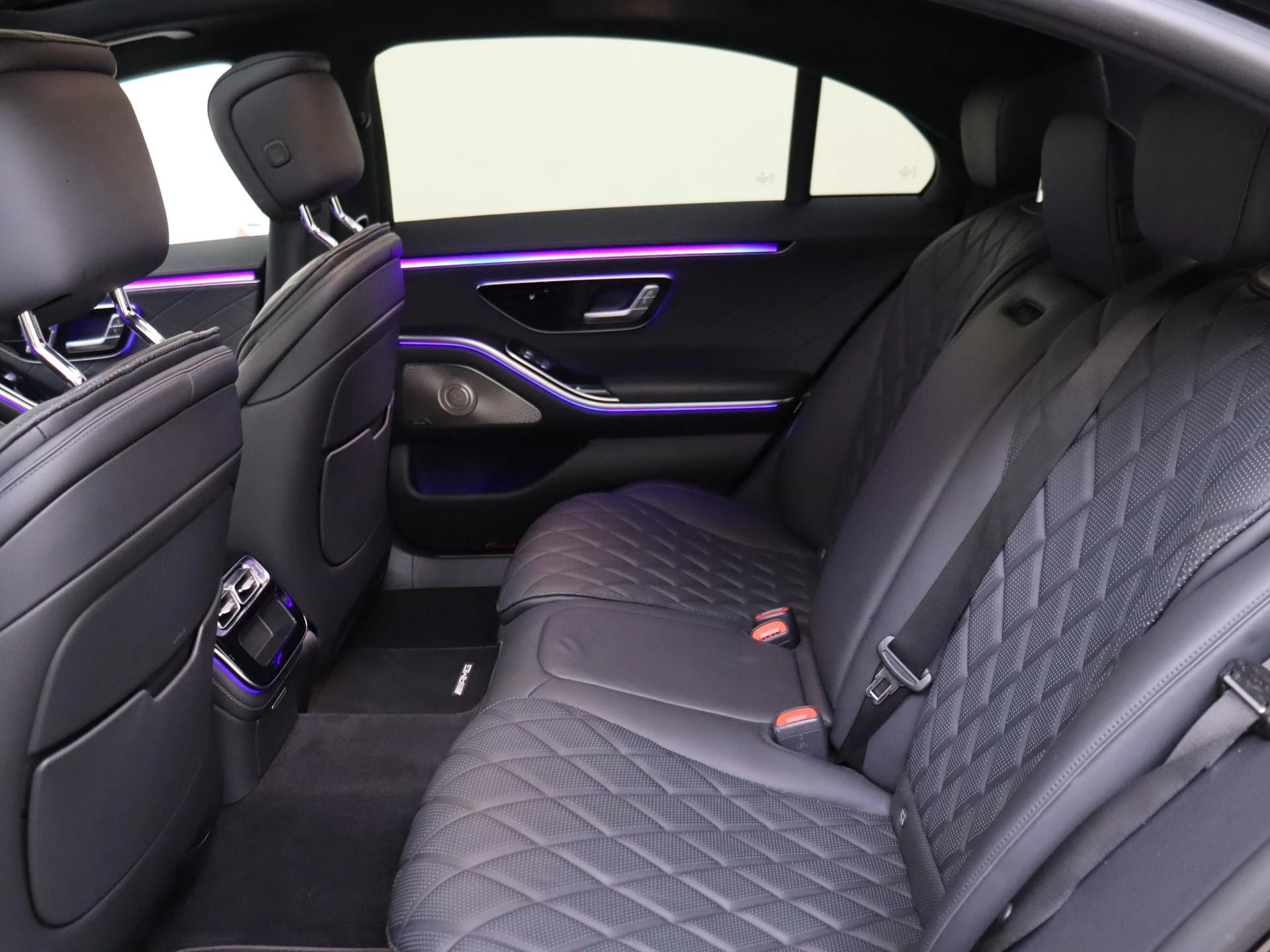 Mercedes-Benz-S-Klasse-image-15