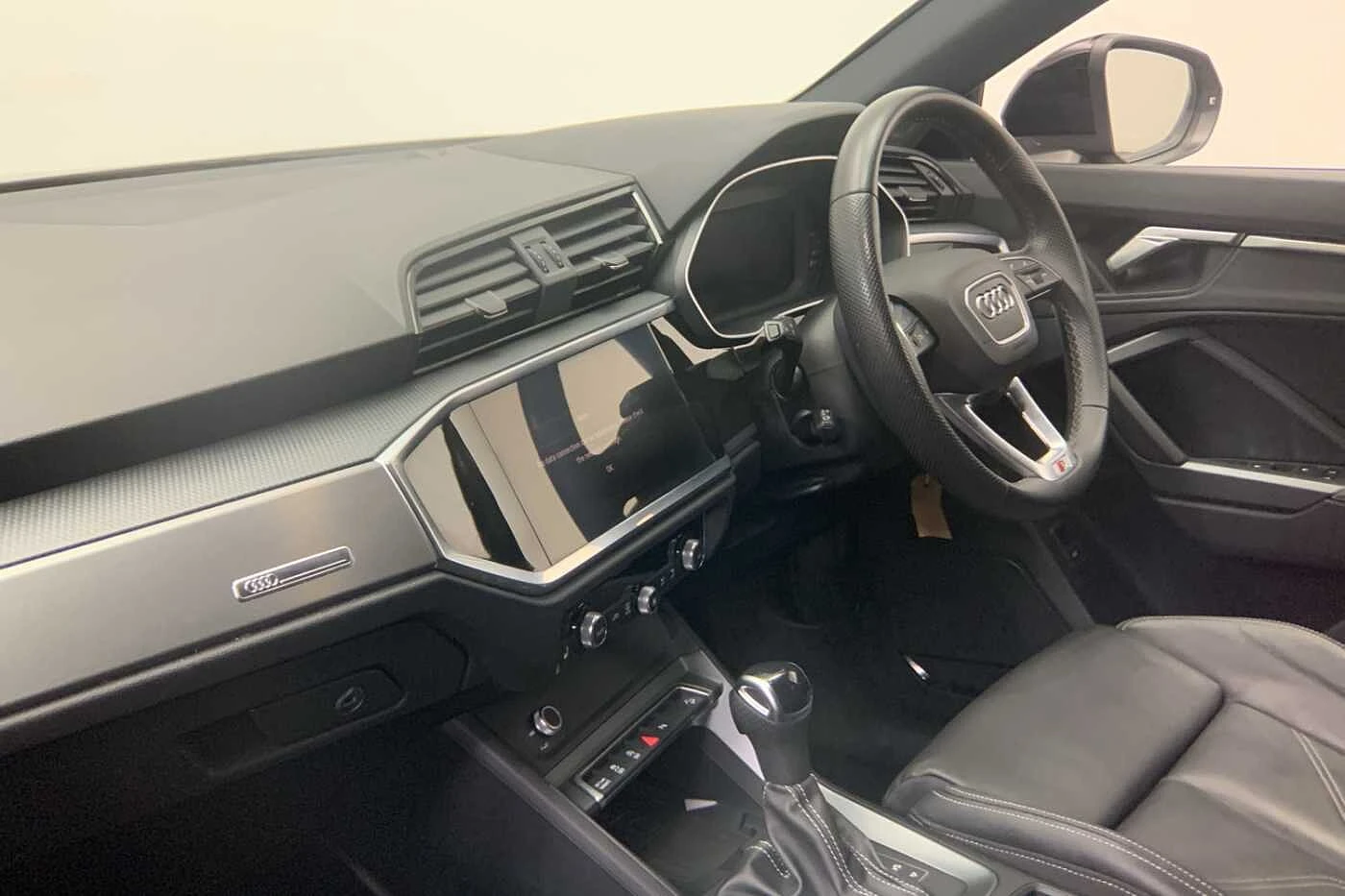 Audi-Q3-image-11