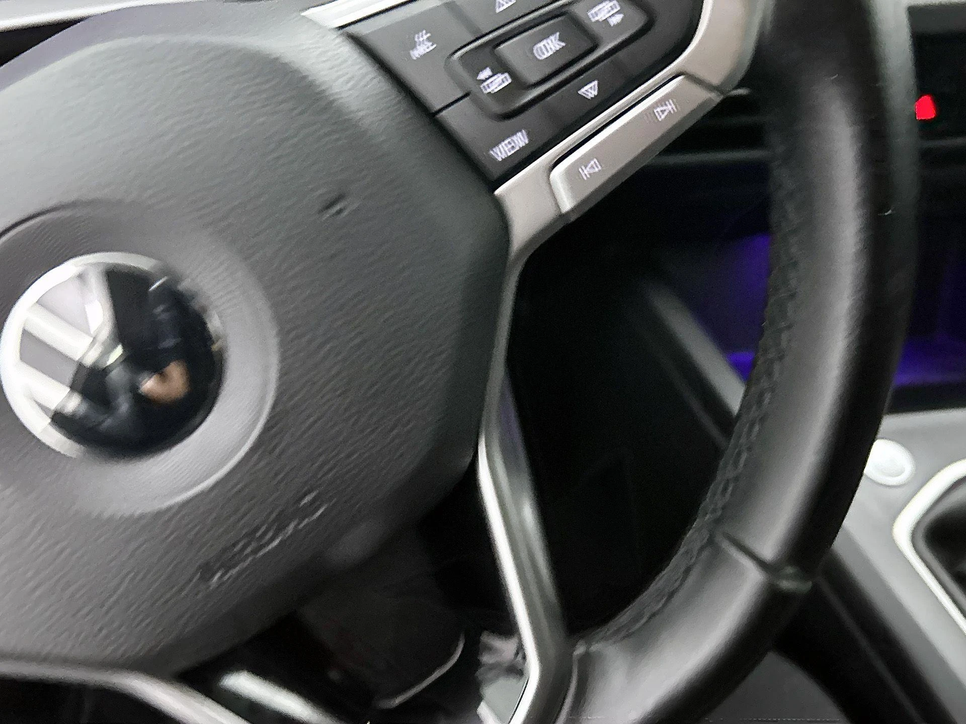 Volkswagen-Golf-image-9