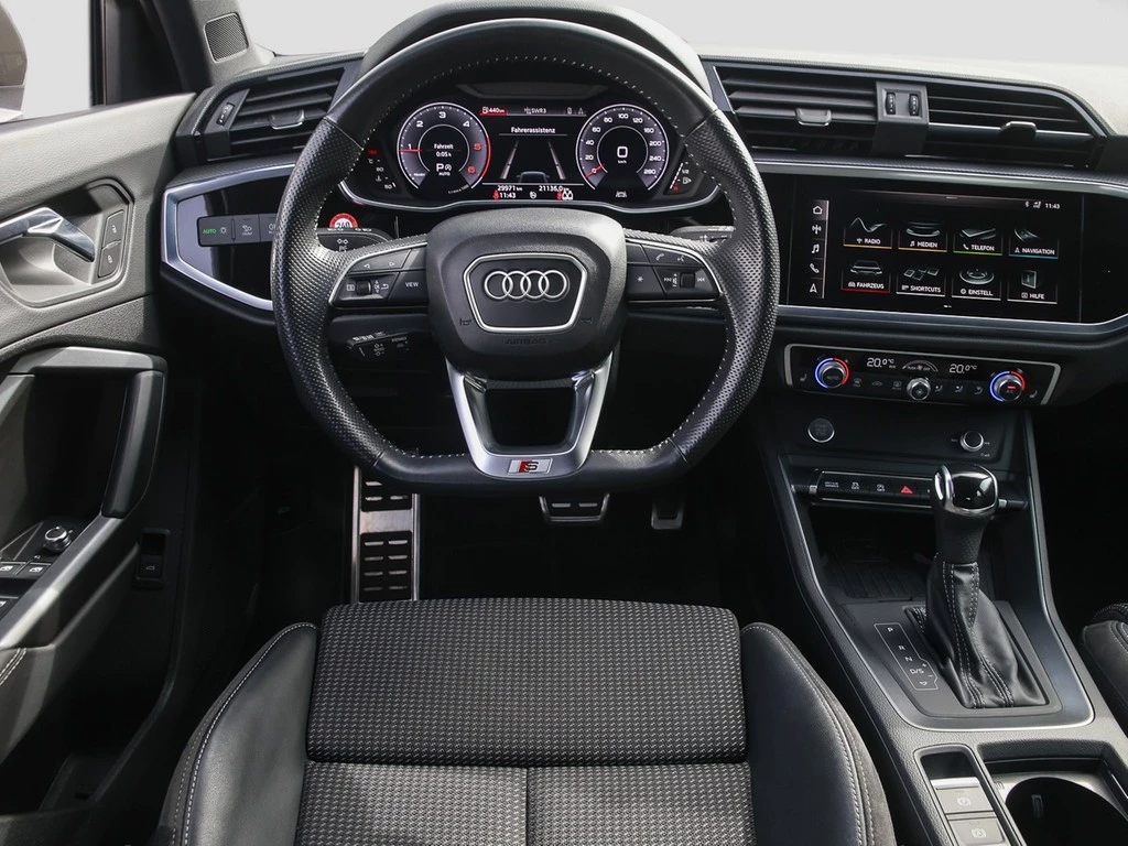 Audi Q3 40 TDI S line Navi Panorama AHK Kamera