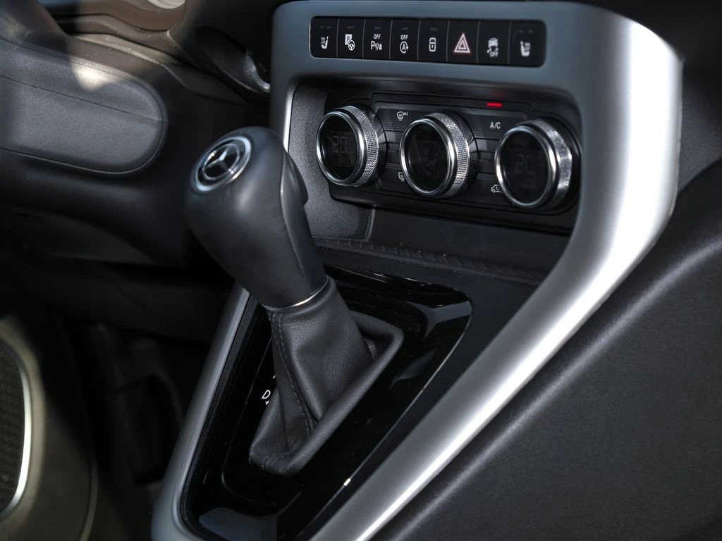 Mercedes-Benz-T-Klasse 180-image-11